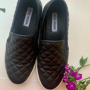 Steve Madden “ECENTRCQ” Black Size 8.5